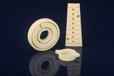 氧化鋁頂板（Al?O? Top Plate）介紹及其在半導體設備中的應用